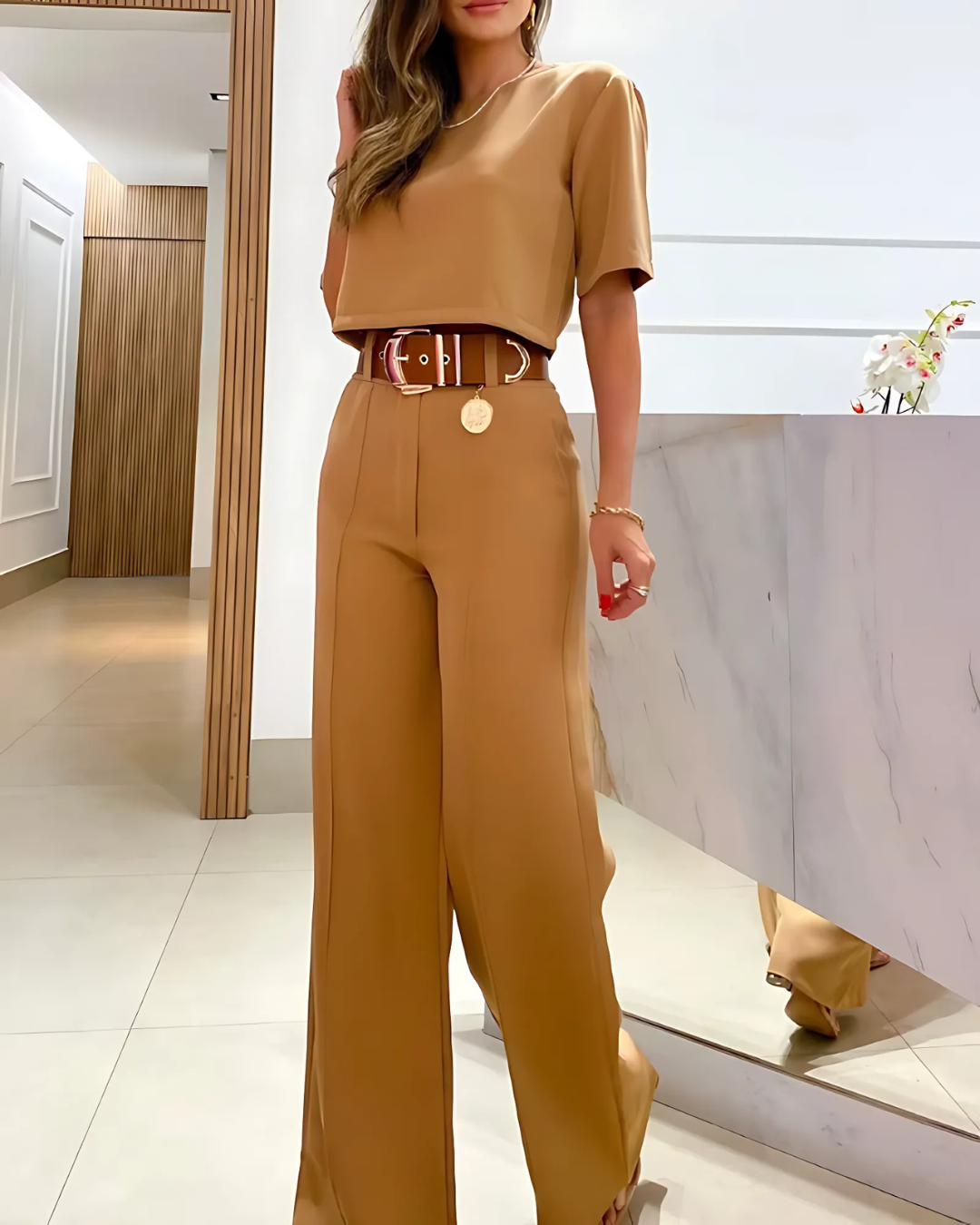 Conjunto con Top Corto y Pantalón de Pierna Ancha