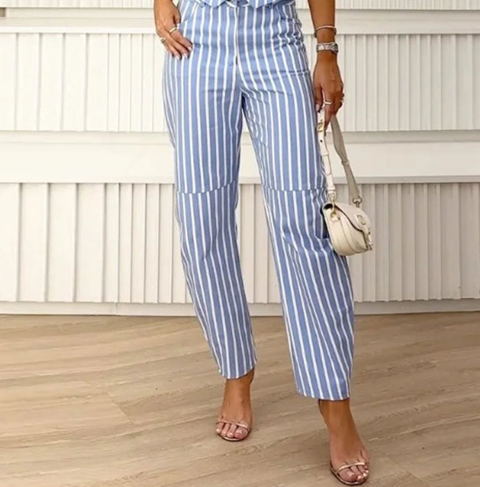 Conjunto de chaleco y pantalones a rayas