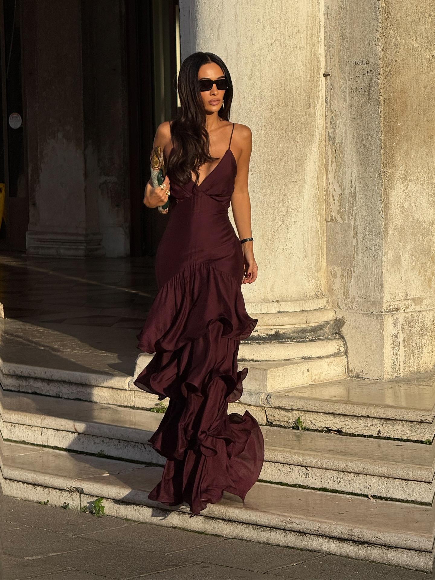 Elegante vestido largo burdeos