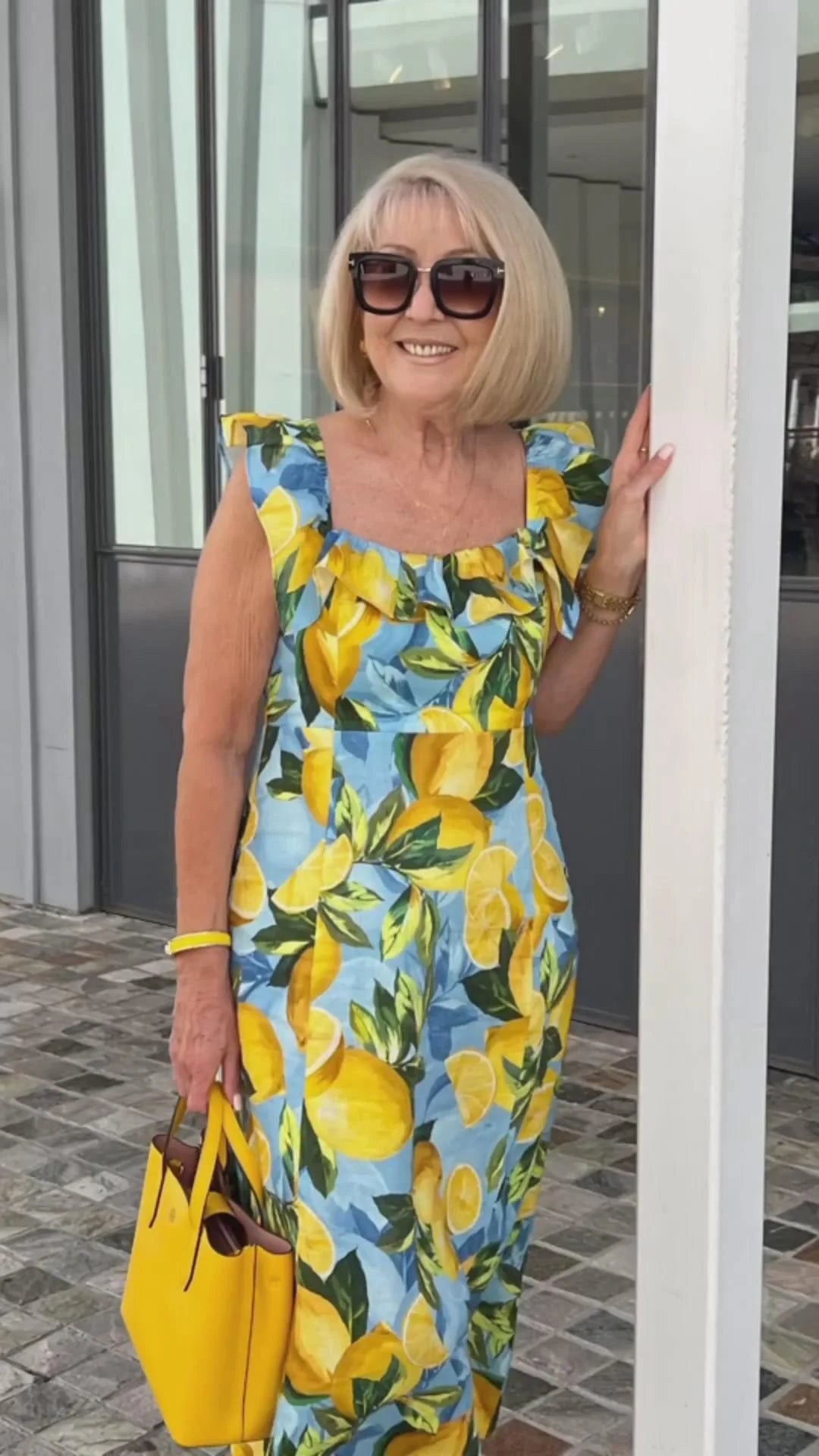 Vestido túnica con estampado de limones