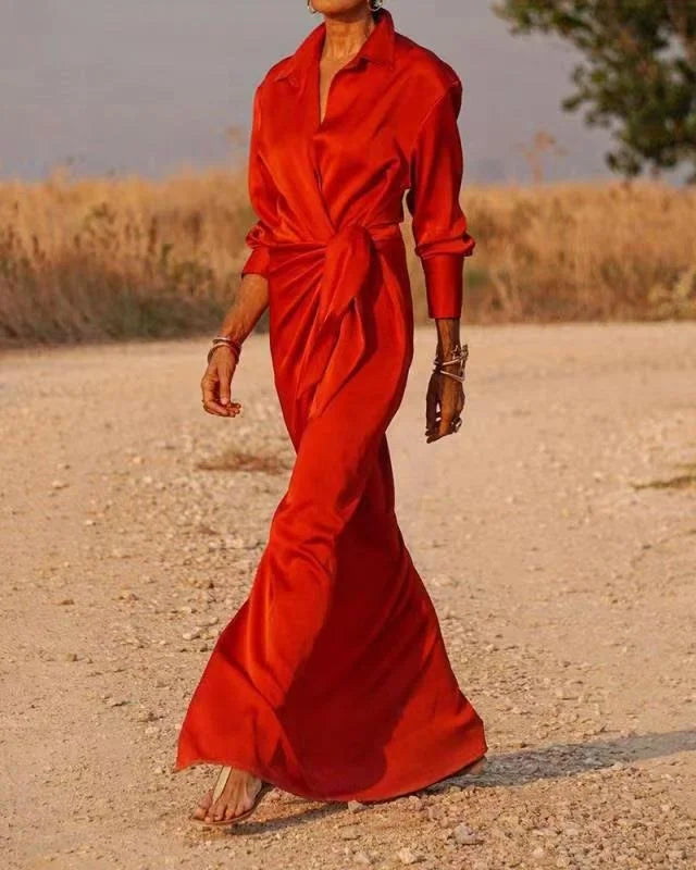 Vestido camisero largo cruzado de satén rojo