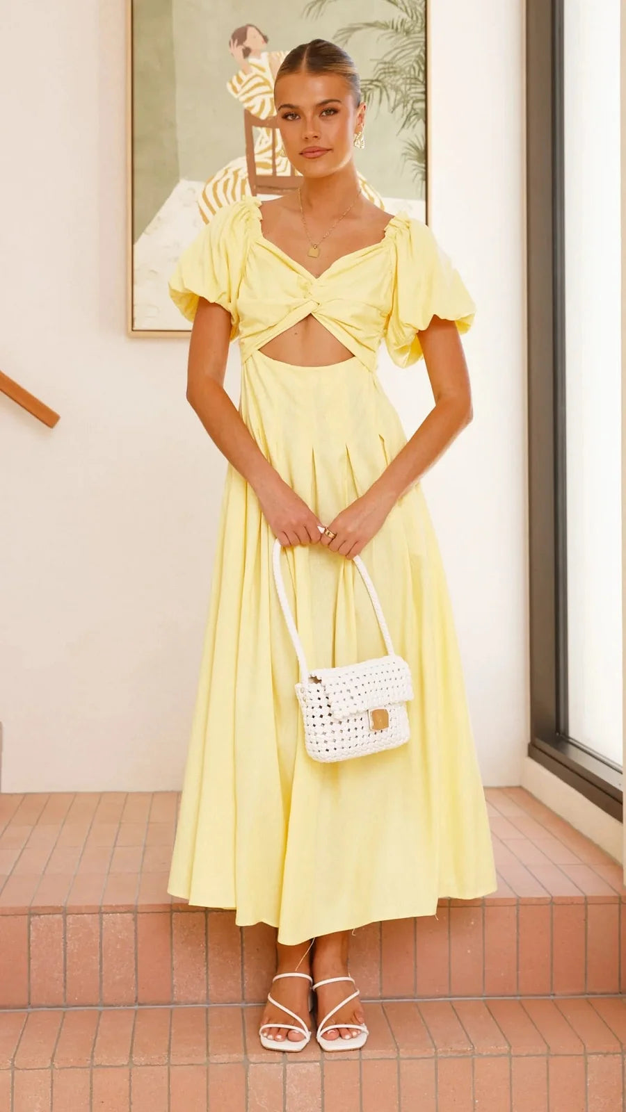 Vestido con cuello en V y mangas abullonadas